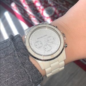 Off-white Micheal Kors Watch👌🏻